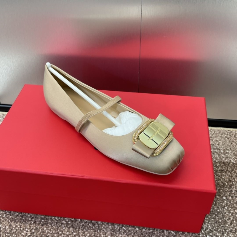 Ferragamo flat shoes